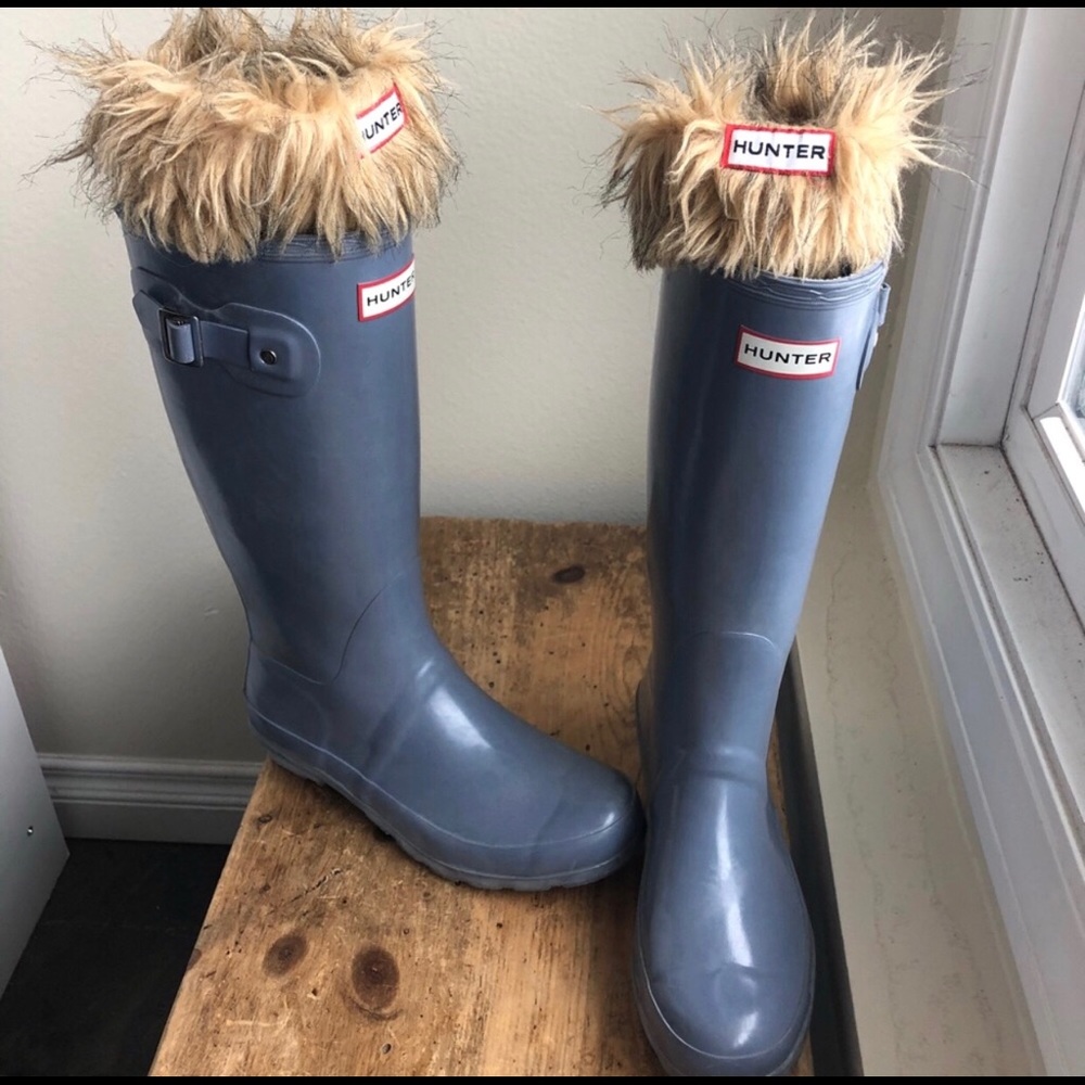 Size 7 1/2 Hunter Boots and socks